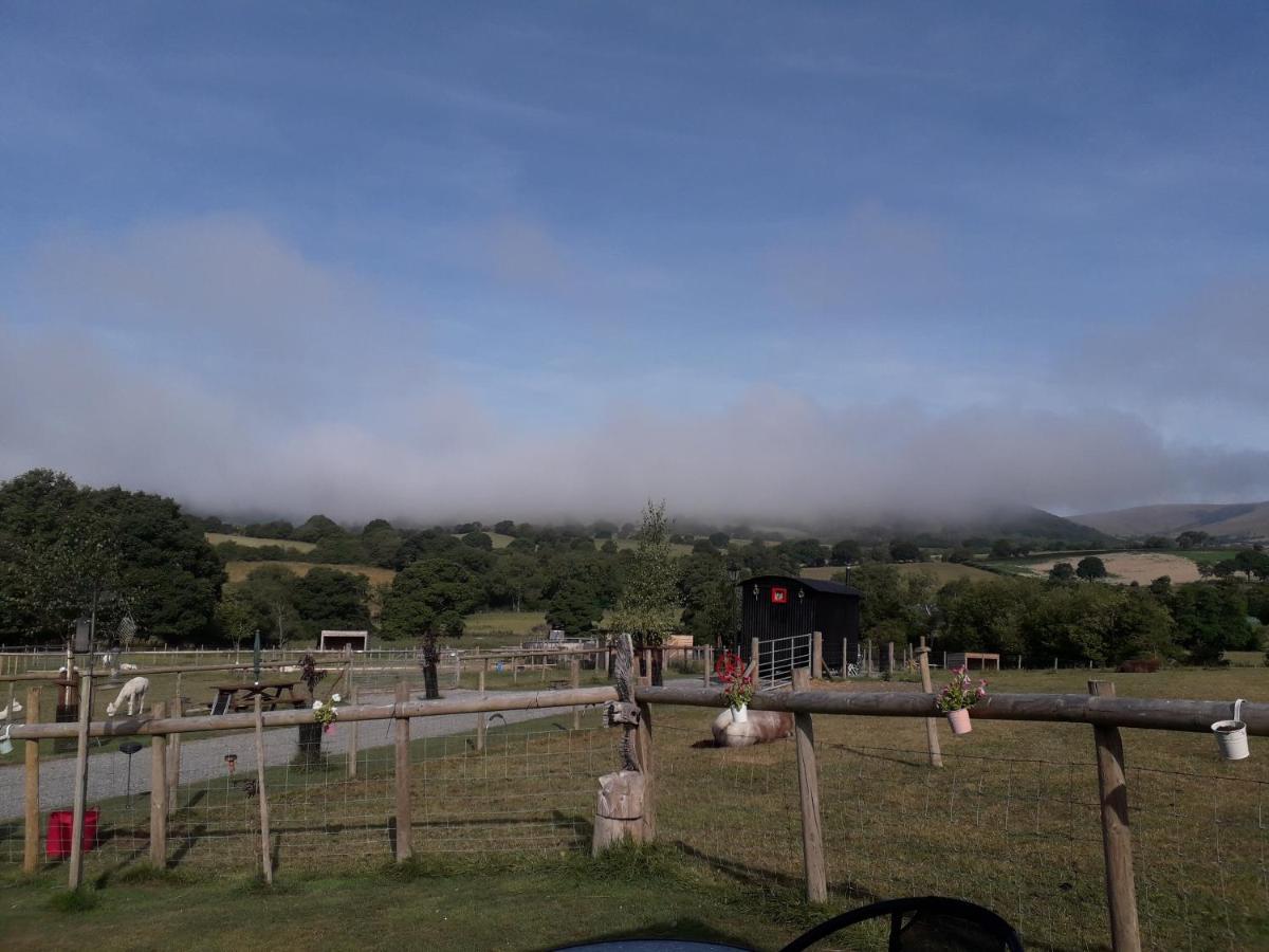 Ruby Shepherds Hut Sleeps 4 Rhayader Eksteriør bilde